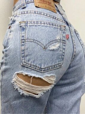 Meet your Posher, Levi's girl